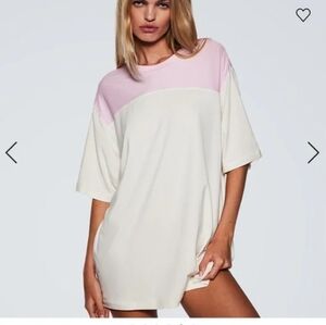 SKIMS Colorful white & pink shirt